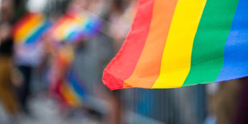 El SAT se pinta de colores reconociendo al primer contribuyente transgénero.