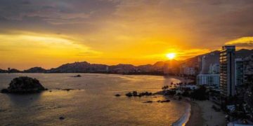 Emiten alerta de tsunami para costas mexicanas tras fuerte sismo