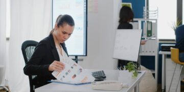 ¿Cuánto cobrarle a una persona moral?