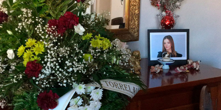 Cuando tu padre decora el salón para que te salga bien un examen pero el resultado parece otro