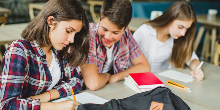 SEP lanza convocatoría para Beca de Estímulo para Servicio Social 2022